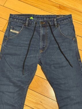 Diesel Krooley Jogg jeans. 30 X 32 .